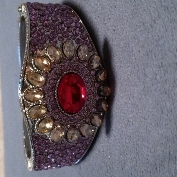 Costumes jewelry faux diamond and Ruby cuff bracelet - Picture 4 of 6